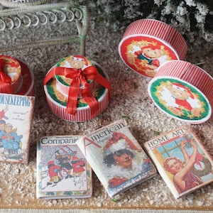 NUEVO**Casa de muñecas en miniatura cuatro revistas navideñas antiguas vintage. 1:12 Libros y revistas en miniatura para casas de muñecas.