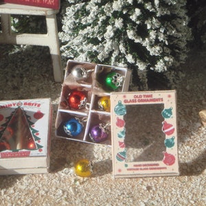 New**Dollhouse Christmas ornaments in gift box. 1:12 Miniature Christmas for Dollhouses. Tree ornaments shabby vintage dollhouse decor.