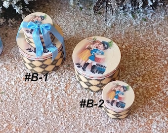 NEW**Dollhouse vintage romantic Christmas gifts boxes collection. 1:12 boxes dollhouse miniature christmas decor dolls collectors.