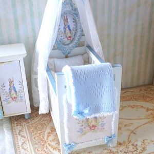 NEW** Dollhouse soft pale blue baby blanket. 1:12 Miniature baby complements  children nursery room decoration. Baby bedlinnen pink.