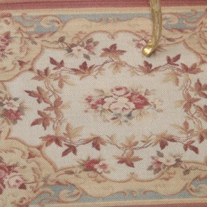 Dollhouse Victorian roses  rug. 1:12 Dollhouse miniature rugs with dense fringle.