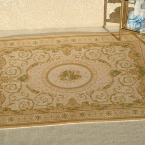 NEW**Dollhouse Miniature rug. 1:12 Dollhouse gold and green rugs and tapestries. Dense fringed.