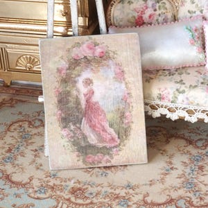 **NEU** Puppenhaus Puppenhaus Wandtäschchen. Shabby Vintage-Platte. 1:12 Puppenhaus Verkleidungen. Puppenhaus Shabby Vintage Dekor Puppenhaus Malerei.
