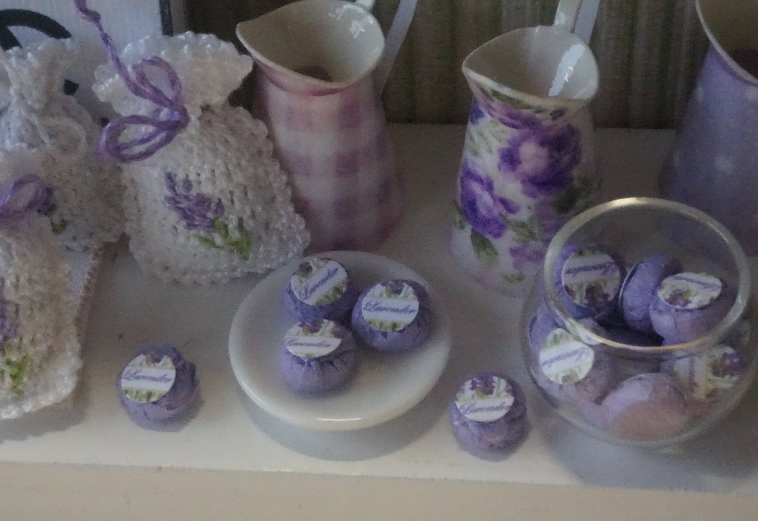 NEW**Dollhouse Miniature lavender soaps. 1:12 Miniature bath complements for dollhouses. Perfumery dollhouse miniature.