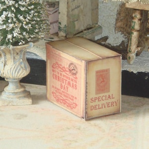 Dollhouse Christmas Antique Delivery box. 1:12 Christmas box for Dollhouses.