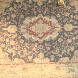 Dollhouse Miniature persian rug. 1:12 Dollhouse miniature rugs. 23 x 18cms Dense fringle. Carpets for miniature collectors.