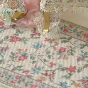 Dollhouse flowers  rug. 1:12 Dollhouse miniature rugs with dense fringle.