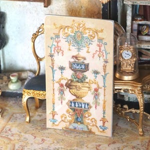 Poppenhuis romantisch Frans paneel. 1:12 poppenhuisminiatuur wandpaneel in Franse stijl. Wanddecoratie poppenhuis in Franse stijl. Rococo-poppenhuis