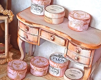NUEVO***Cajas de sombreros de París envejecido para casas de muñecas. Cajas románticas en miniatura a escala 1:12, decoración de armario, complementos para el polvo de las damas, pequeñas cajas.