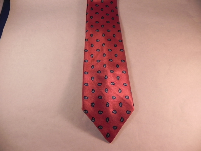 Vintage Mans Necktie Dusty Rose with Small Paisley Prints by Designer Adolfo