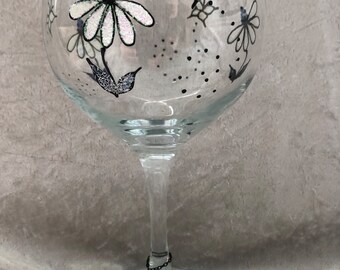 butterfly n daisy gin glass hand painted