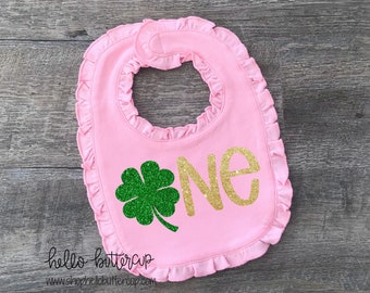 First birthday bib, cake smash outfit, first birthday outfit girl, Shamrock birthday outfit, St. Patricks day birthday bib, Lucky one