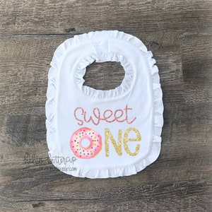 First Birthday Outfit Girl, Donut First Birthday bib, Girls first birthday outfit, Cake smash outfit, Donut grow up, Sweet one Birthday bib