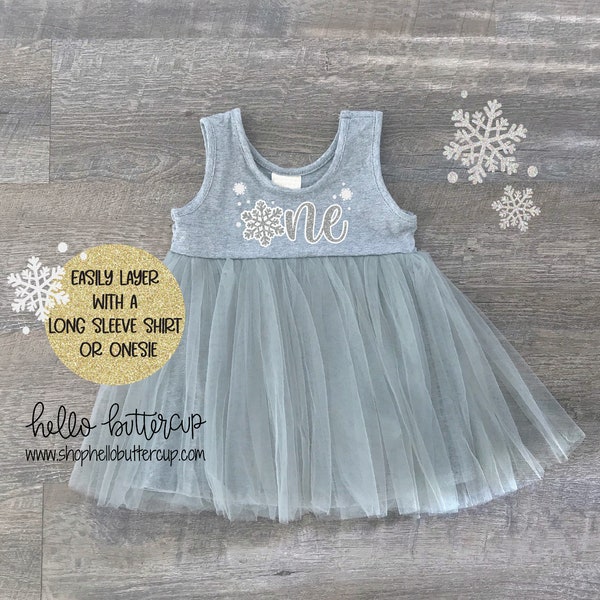 Snowflake First Birthday Dress, First birthday outfit girl, Onederland, Winter wonderland birthday outfit, Cake smash outfit, Frozen party