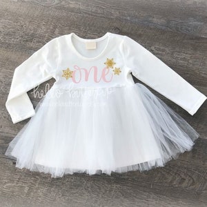 Snowflake First Birthday Dress, First birthday outfit girl, Onederland, Winter wonderland birthday outfit, Cake smash outfit, Frozen party