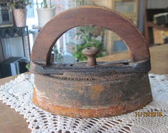 Cast iron sad iron with handle
