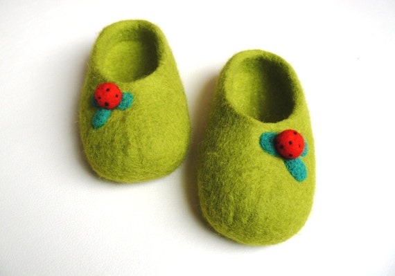 Hand felted Wool Ladybug Children's Slippers Shoes Hand felted Wool Ladybug Children's Slippers Shoes