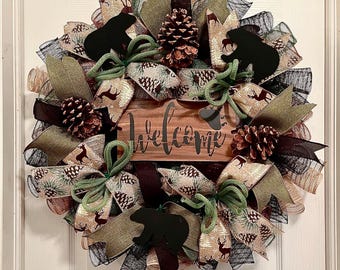 Black Bear Welcome Wreath: Cabin Decor with Pinecones