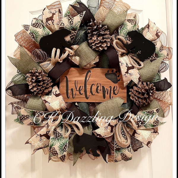 Welcome Black Bear Cabin Wreath/Bear wreath/Welcome wreath/Cabin wreath