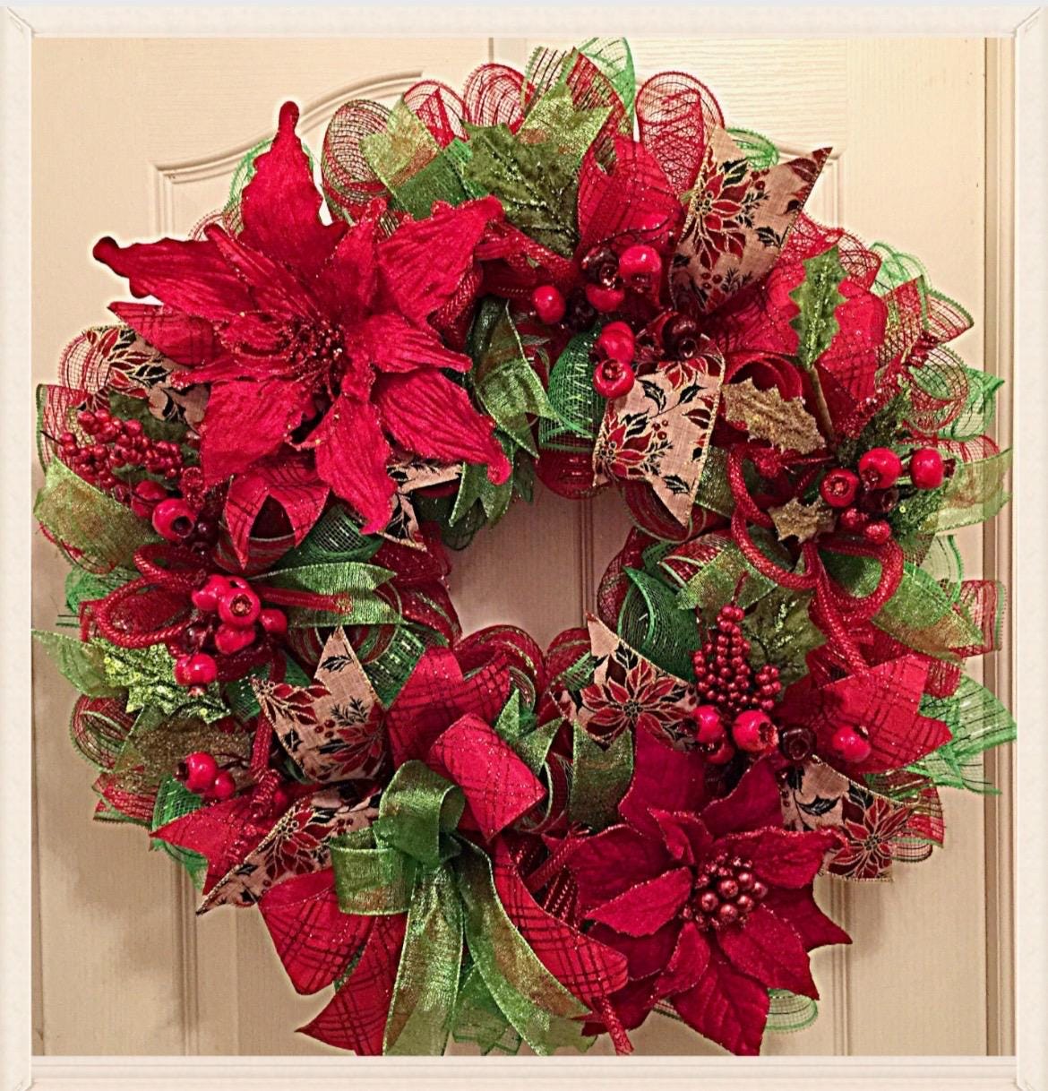 　Decorated Christmas Wreath Elegant Christmas Poinsettia Deco Mesh Wreath/christmas