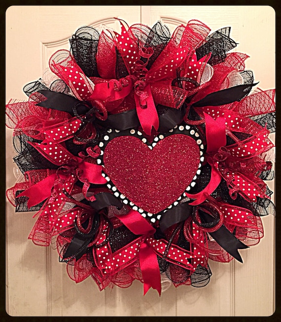 Valentine Mesh Wreath Valentine\u2019s Wreath for Front Door Valentine\u2019s Wreath Valentines Day Wreath Valentine Hearts Valentine/'s Decor