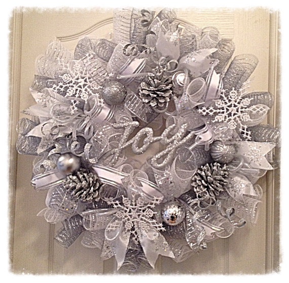 Winter Wonderland Pinecone Deco Mesh Wreath/Christmas | Etsy