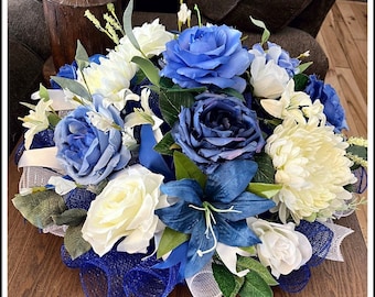 20” Elegant Blue and White deco mesh floral arrangement/Blue floral centerpiece/Blue and white arrangement