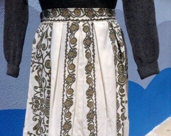 Vintage 50's style Border Print Pleated Front circle skirt