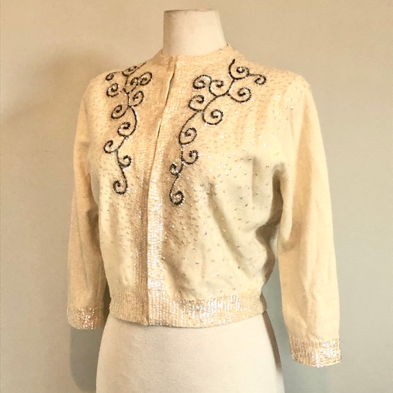 Vintage 1950’s Sequin trim Ivory Beaded Sweater S… - image 3
