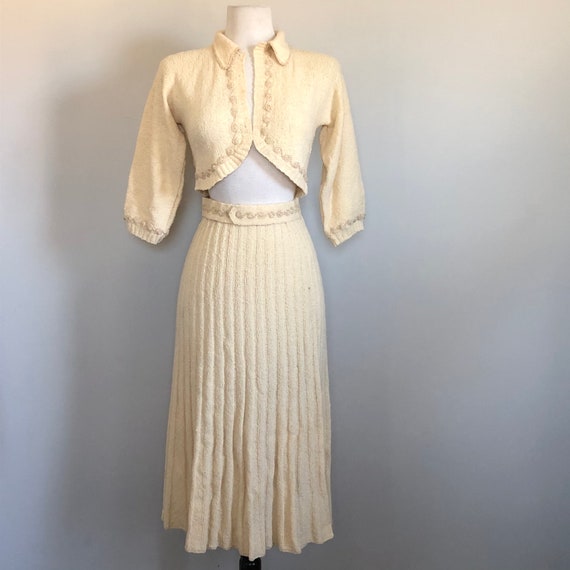 Sexy Heartbreaker Vintage 1950’s Ivory & Gold Swea