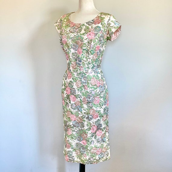 Fantastic Vintage 50’s plus size sexy floral sequ… - image 4