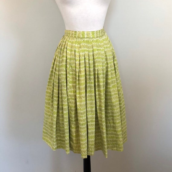 Vintage 1940's Chartreuse Novelty Print lightweig… - image 1