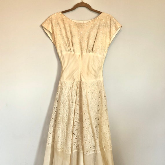 Vintage 50’s sheer floral embroidered Tea Gown We… - image 3