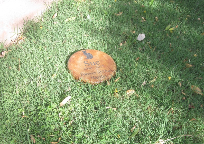 cat Custom Engraved Pet Memorial Stone 7.5 Diameter /'Forever in Our Hearts