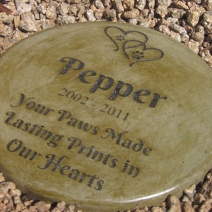 Engraved Pet Memorial 11&quot; Round &#39;Your Paws Made Lasting Prints on Our Hearts&#39; (Select 13 different Images)