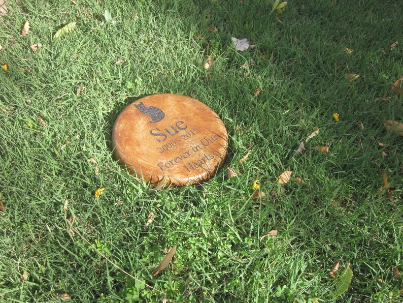 cat Custom Engraved Pet Memorial Stone 7.5 Diameter /'Forever in Our Hearts