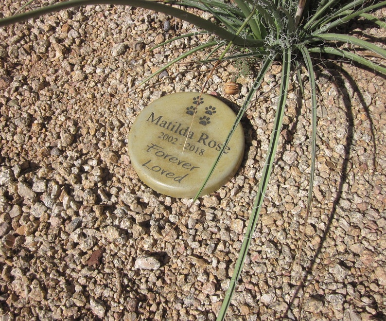 Custom Engraved Pet Memorial Stone 7.5 Diameter /'Forever Loved/'