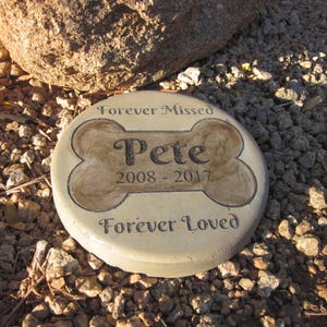 Custom Engraved Pet Memorial Stone 7.5" Diameter 'Forever Missed Forever Loved' (Max 12 characters for name and years only)