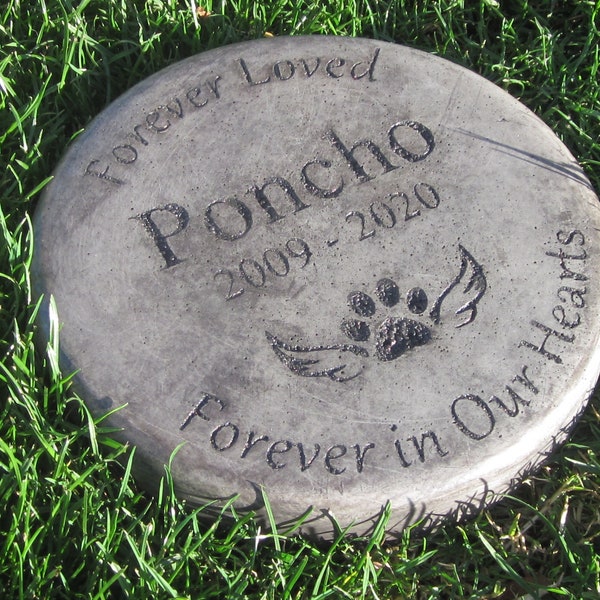 Custom Engraved Pet Memorial 7.5" Diameter ForeverLoved/Forever in Our Hearts (Select from 11 different images)