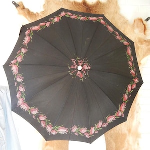 Vintage Tulip Pattern Parasol or Umbrella with Ivory Colored Bakelite Handle and Tip, c. 1940