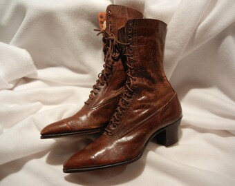 wingtip boots canada