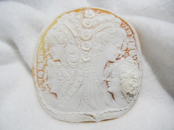 Extraordinary Antique Shell Cameo, Hand Carved in… - image 3