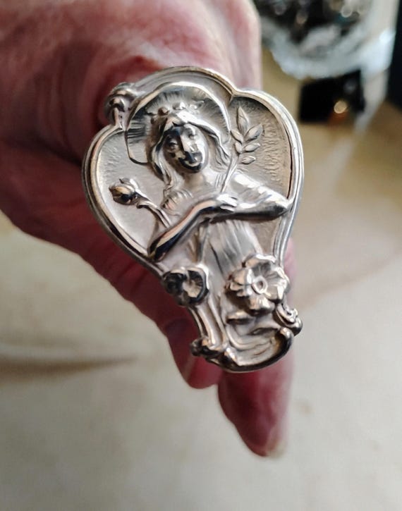 Antique Mucha Hat Pin in Sterling Silver, Lady of the Flowers / Lilies, c. 1900