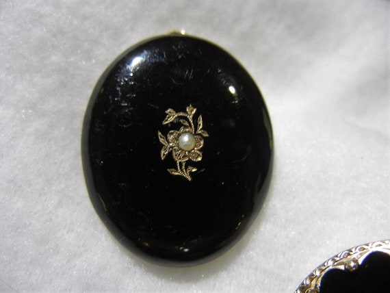 Victorian Mourning Jewelry, Two Pins and a Locket… - image 7