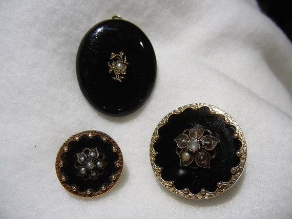 Victorian Mourning Jewelry, Two Pins and a Locket… - image 1