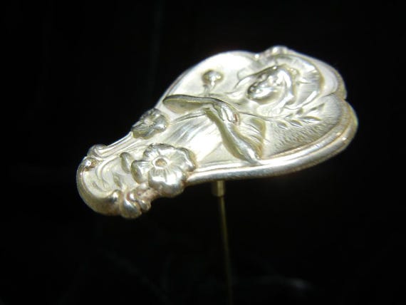 Antique Mucha Hat Pin in Sterling Silver, Lady of the Flowers / Lilies, c. 1900 View 4