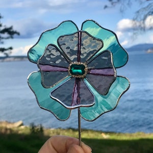 Stained Glass Flower Planter Decoration or Flower Garden Stake Perfect for Mother's Day Gift, Stained Glass Suncatcher Yard Art, Mom Gift