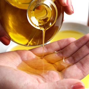 Turmeric Face Oil, quick and Free Shipping Herbal Face and Body Oil with Turmeric, Calendula and Chamomile for Toning and Brightening