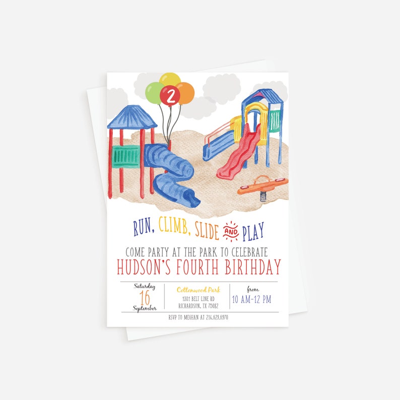 Puede incluir: Una ilustraci&oacute;n de acuarela de un parque infantil con un tobog&aacute;n, un columpio y una estructura de escalada. El texto "RUN, CLIMB, SLIDE AND PLAY" est&aacute; en la parte superior de la invitaci&oacute;n. El texto "COME PARTY AT THE PARK TO CELEBRATE HUDSON'S FOURTH BIRTHDAY" est&aacute; debajo de la ilustraci&oacute;n del parque infantil. La invitaci&oacute;n incluye la fecha, la hora y la ubicaci&oacute;n de la fiesta.
