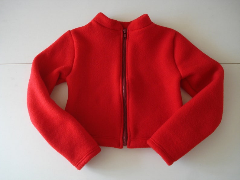 Girls Medium Skating Skirt and Jacket Set Red Zip up Fleece Jacket /& Red Skirt